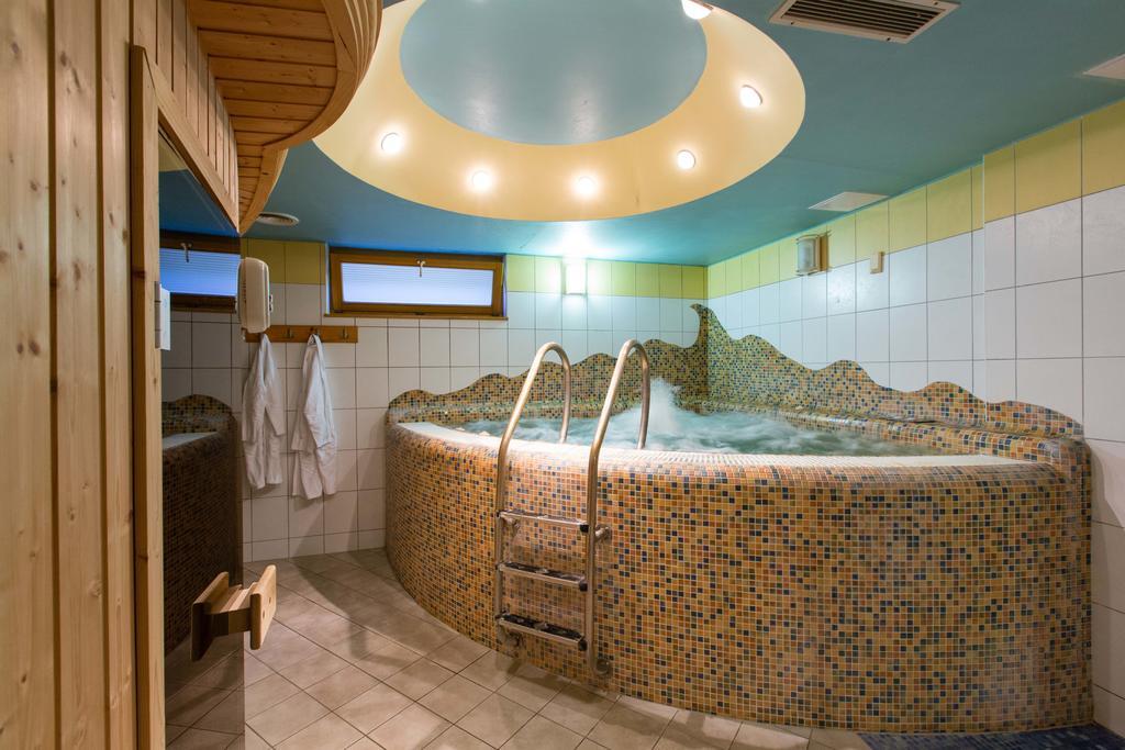 Hôtel Kehida Hertelendy Haz à Kehidakustány Extérieur photo